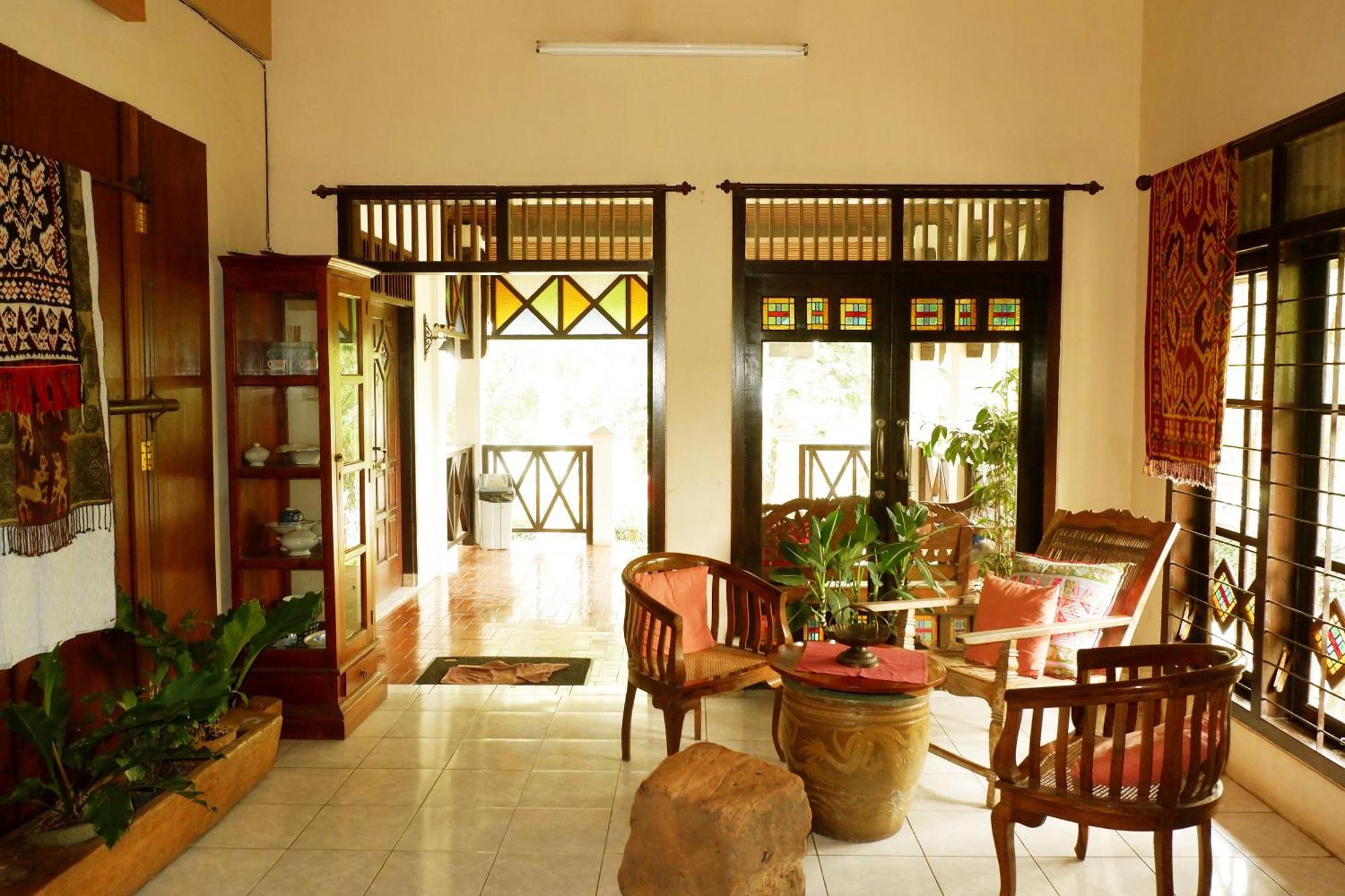 Cemara'S Homestay Batu  Exterior photo